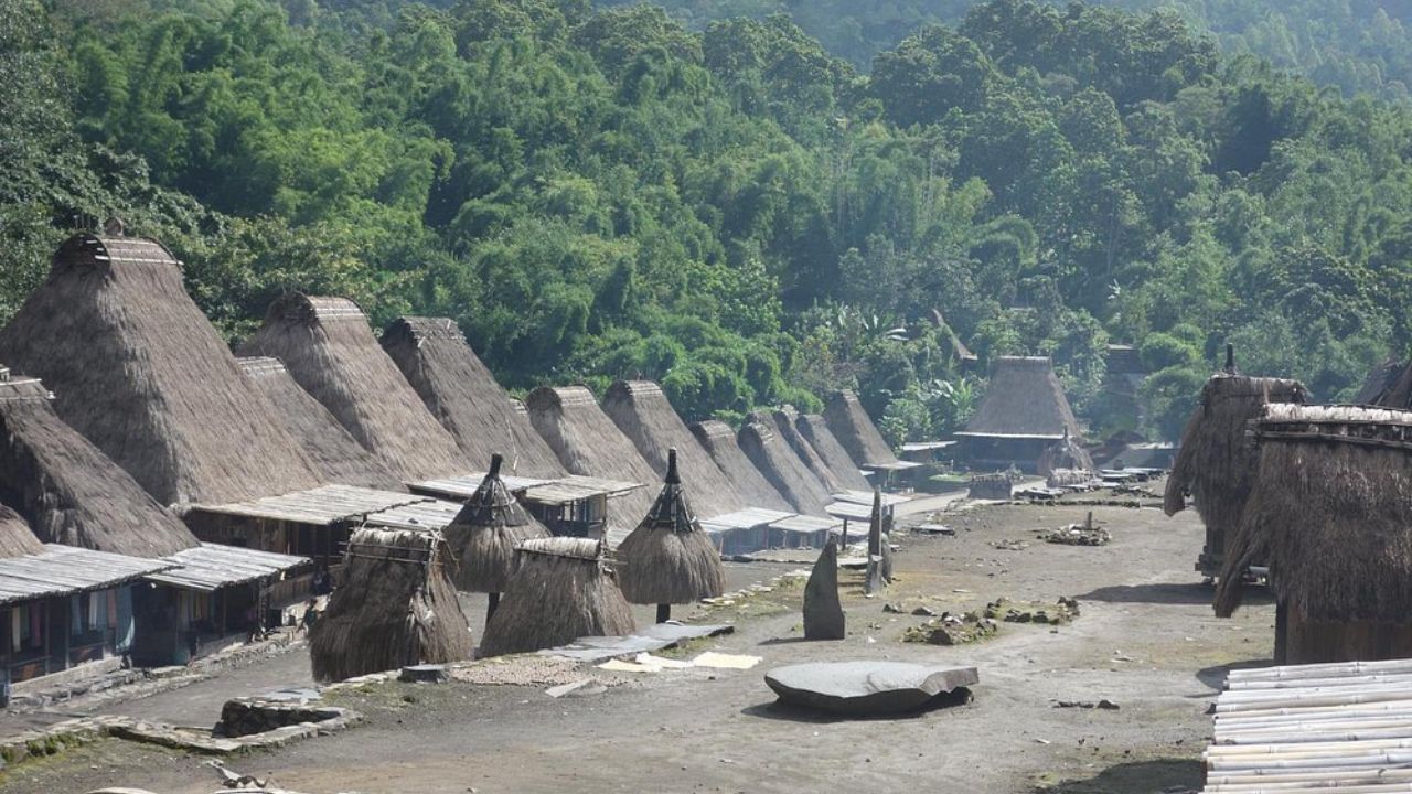 bena village trip bajoodyssey.com