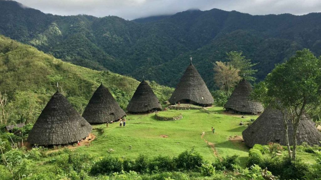 wae rebo trip bajoodyssey.com